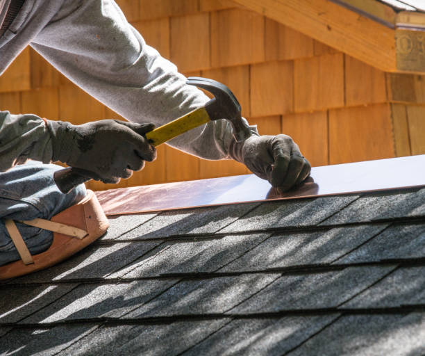 Best Roof Leak Repair  in Iola, WI